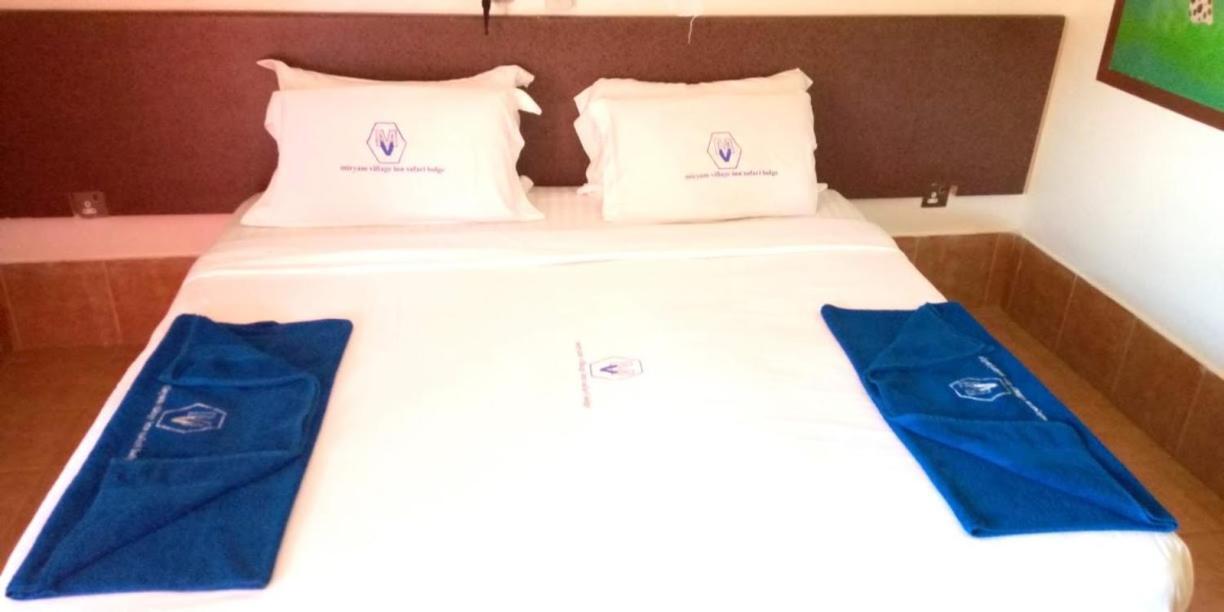 Miryams Village Inn Safari Lodge Sultan Hamud Extérieur photo