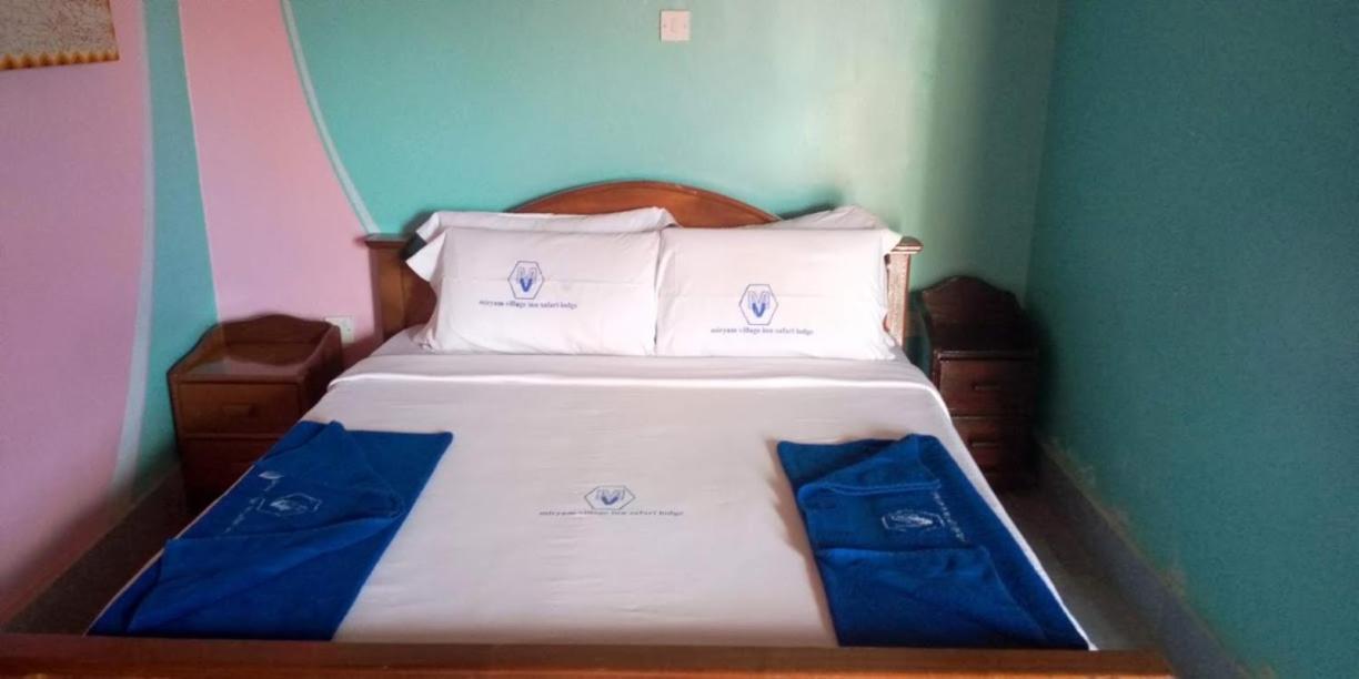 Miryams Village Inn Safari Lodge Sultan Hamud Extérieur photo